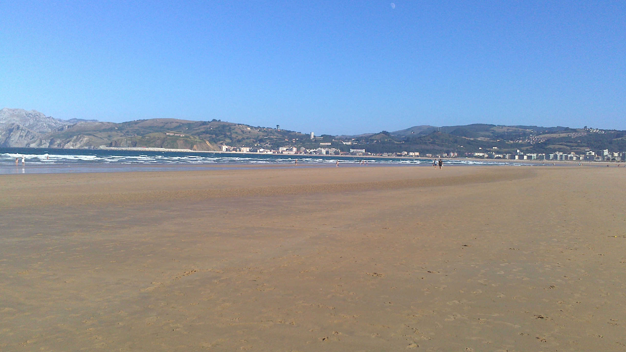 El tiburon en Laredo Playa de La Salve